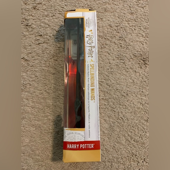 🆕 Harry Potter Spellbinding Wand Wizarding World - Picture 2 of 3